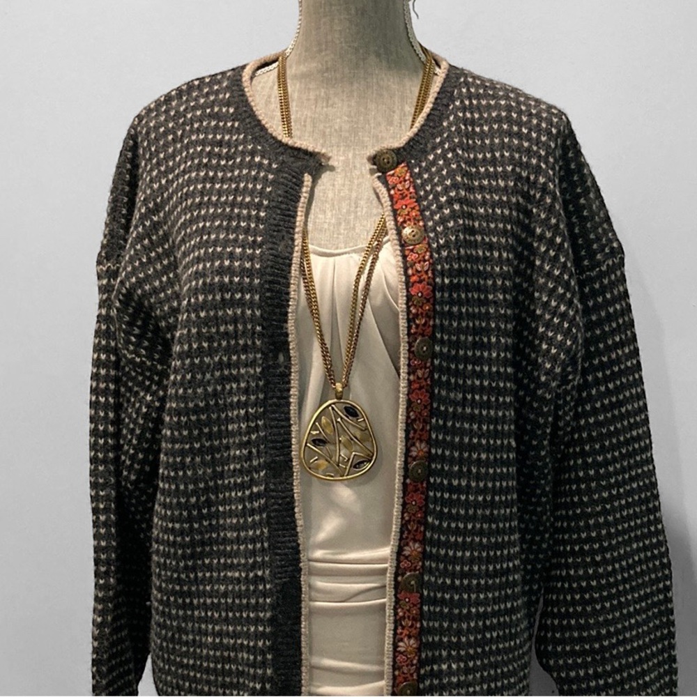 Vintage Woolrich Grey & Black Wool Cardigan — Size Large
